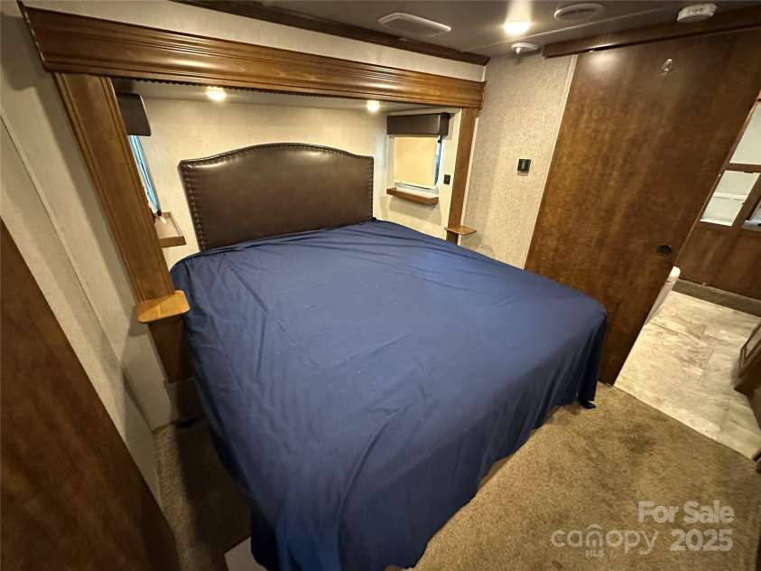 101 Marina Drive, New London, NC 28127.  MLS# CAR4282092, YatesRealty ID 27812. 