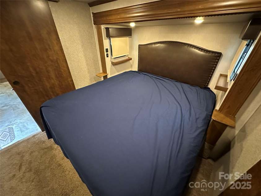 101 Marina Drive, New London, NC 28127.  MLS# CAR4282092, YatesRealty ID 27812. 