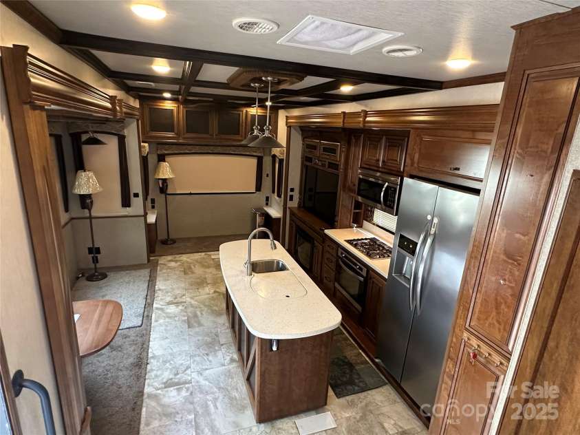 101 Marina Drive, New London, NC 28127.  MLS# CAR4282092, YatesRealty ID 27812. 