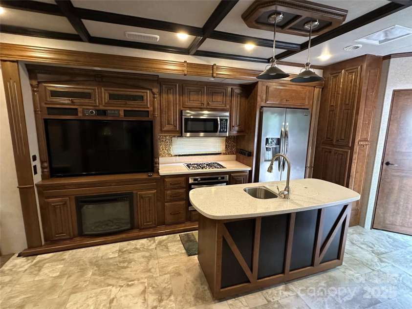 101 Marina Drive, New London, NC 28127.  MLS# CAR4282092, YatesRealty ID 27812. 