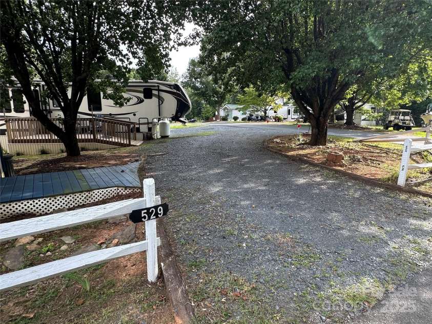 101 Marina Drive, New London, NC 28127.  MLS# CAR4282092, YatesRealty ID 27812. 