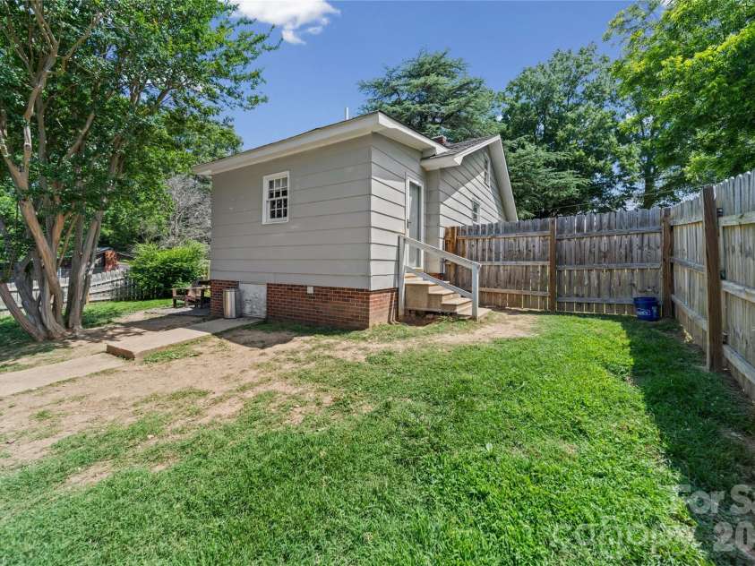 1501 Highland Avenue, Albemarle, NC 28001.  MLS# CAR4389169, YatesRealty ID 27812. 