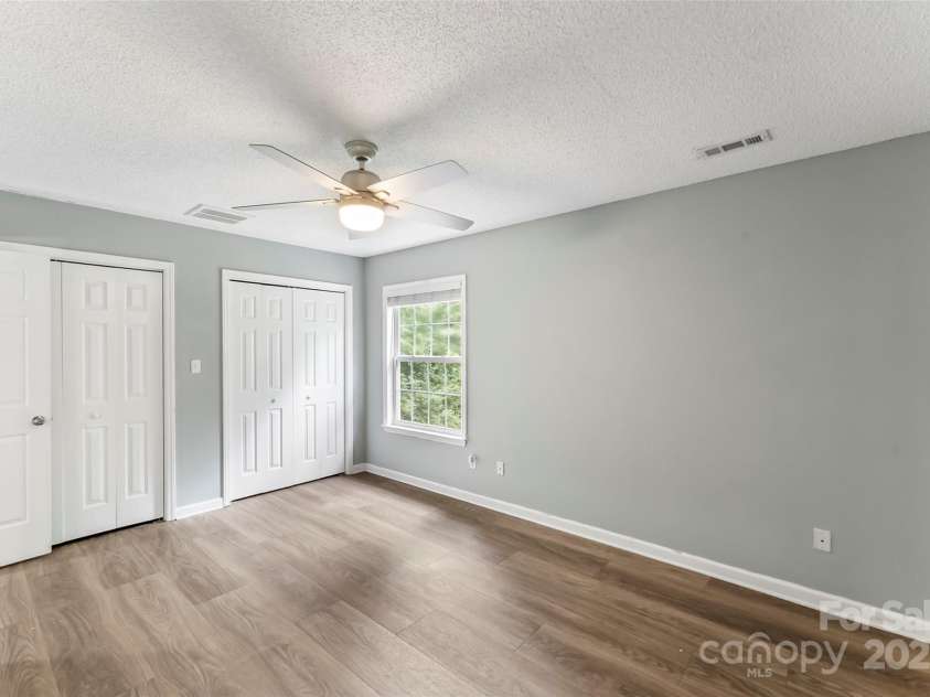 1533 20th Avenue, Hickory, NC 28601.  MLS# CAR4276814, YatesRealty ID 27813. 