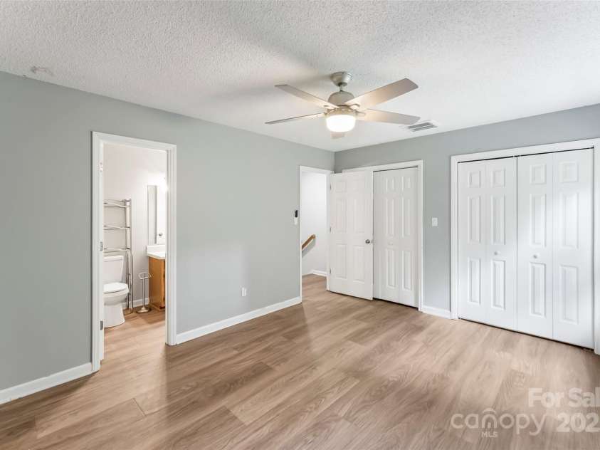 1533 20th Avenue, Hickory, NC 28601.  MLS# CAR4276814, YatesRealty ID 27813. 