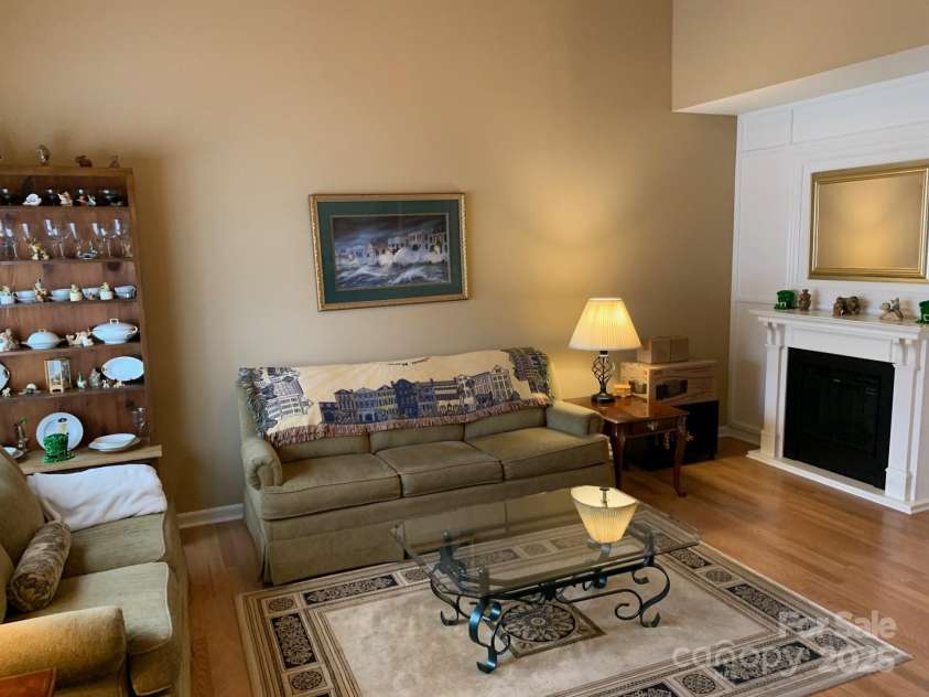147 Limerick Road, Mooresville, NC 28115.  MLS# CAR4278927, YatesRealty ID 27814. COZY LIVING AREA