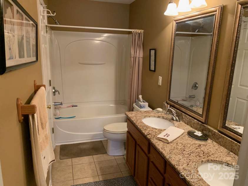 147 Limerick Road, Mooresville, NC 28115.  MLS# CAR4278927, YatesRealty ID 27814. EN SUITE BATH