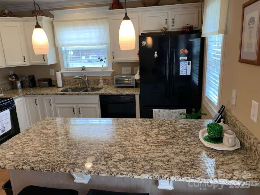 147 Limerick Road, Mooresville, NC 28115.  MLS# CAR4278927, YatesRealty ID 27814. TONS OF STORAGE
