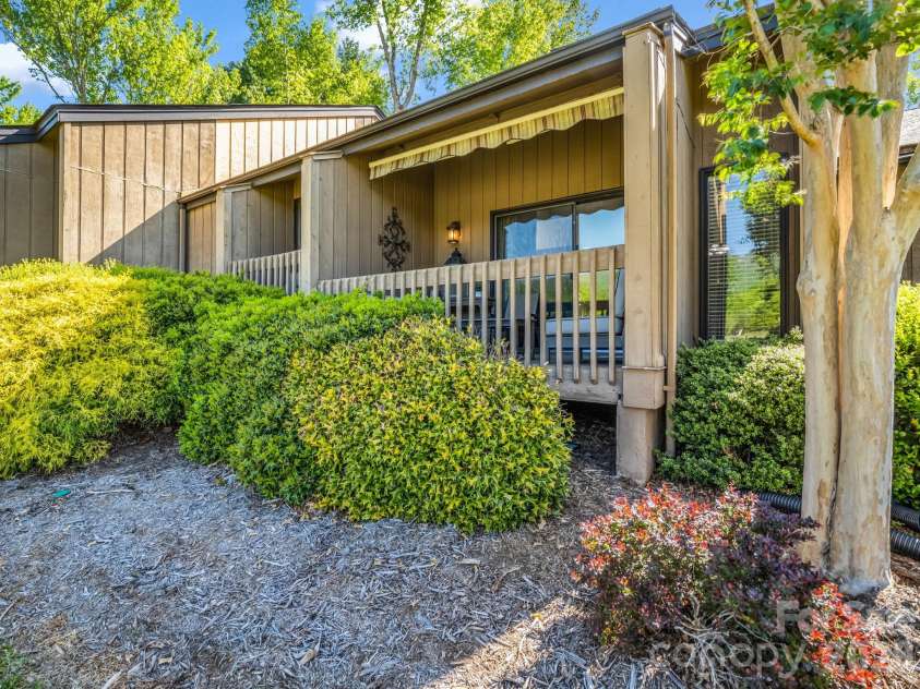 182 Lake Drive, Lake Lure, NC 28746.  MLS# CAR4372421, YatesRealty ID 27814. Villa 1403 Balcony