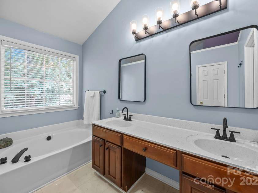 1012 Bancroft Court, Fort Mill, SC 29707.  MLS# CAR4265965, YatesRealty ID 27815. 