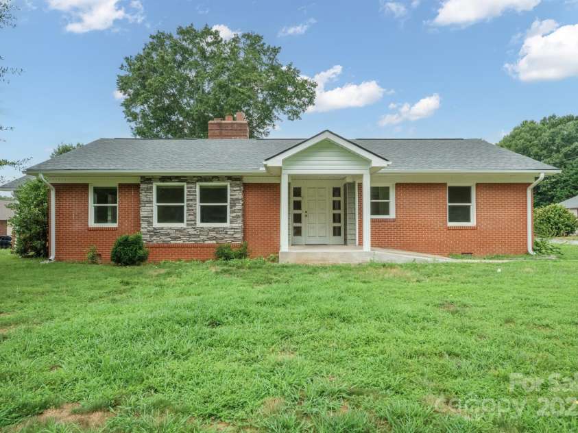 91 Hwy 16 Highway, Taylorsville, NC 28681.  MLS# CAR4180666, YatesRealty ID 27816. 