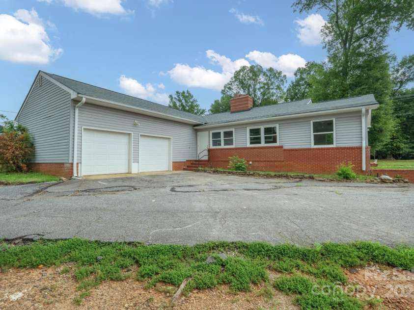 91 Hwy 16 Highway, Taylorsville, NC 28681.  MLS# CAR4180666, YatesRealty ID 27816. 
