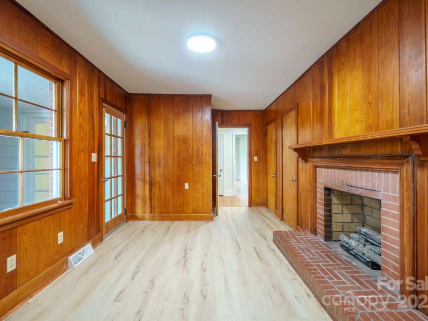 91 Hwy 16 Highway, Taylorsville, NC 28681.  MLS# CAR4180666, YatesRealty ID 27816. 