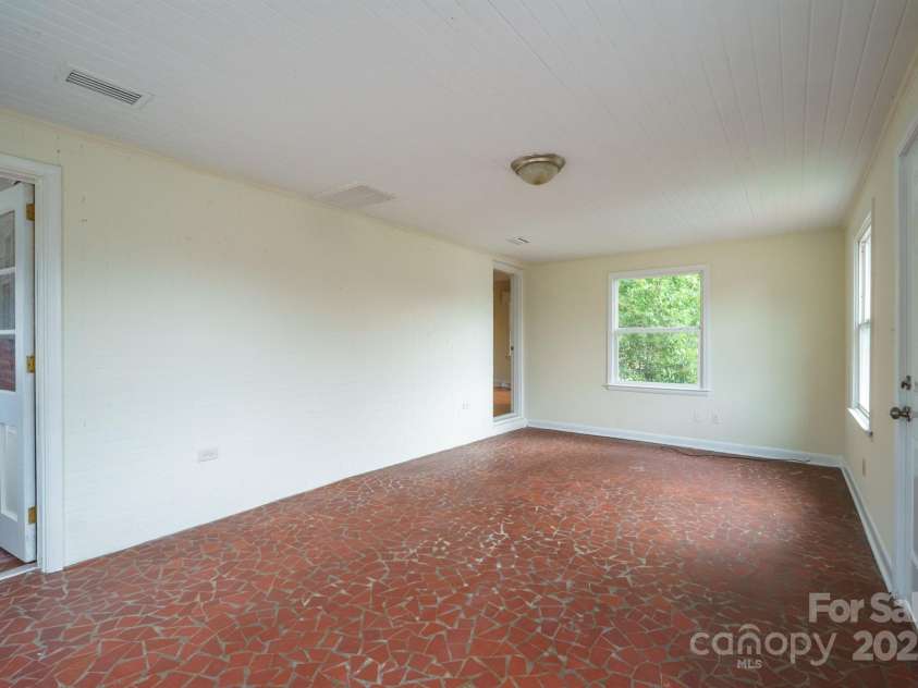 91 Hwy 16 Highway, Taylorsville, NC 28681.  MLS# CAR4180666, YatesRealty ID 27816. 