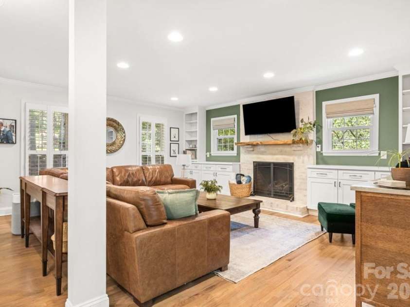 7814 Bradenton Drive, Charlotte, NC 28210.  MLS# CAR4384709, YatesRealty ID 27817. 