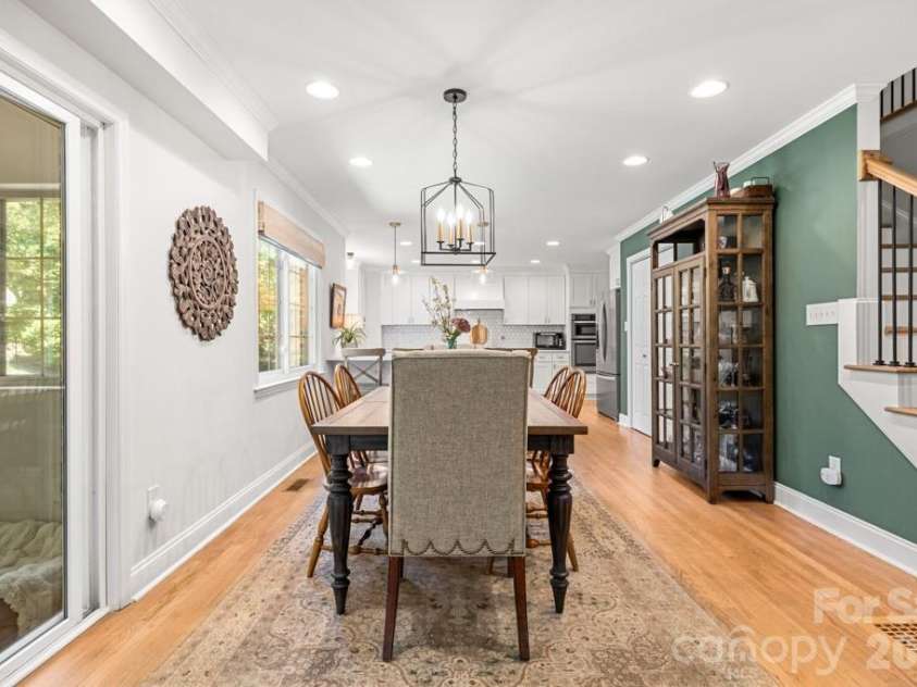 7814 Bradenton Drive, Charlotte, NC 28210.  MLS# CAR4384709, YatesRealty ID 27817. 