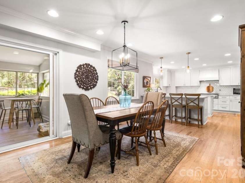 7814 Bradenton Drive, Charlotte, NC 28210.  MLS# CAR4384709, YatesRealty ID 27817. 