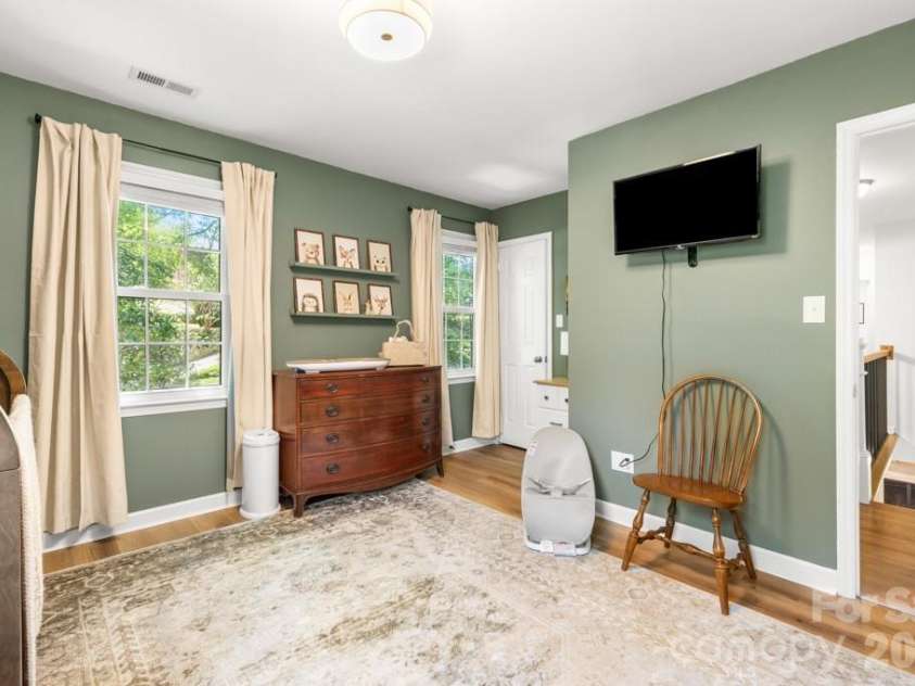 7814 Bradenton Drive, Charlotte, NC 28210.  MLS# CAR4384709, YatesRealty ID 27817. 