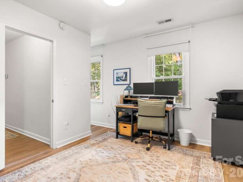7814 Bradenton Drive, Charlotte, NC 28210.  MLS# CAR4384709, YatesRealty ID 27817. 
