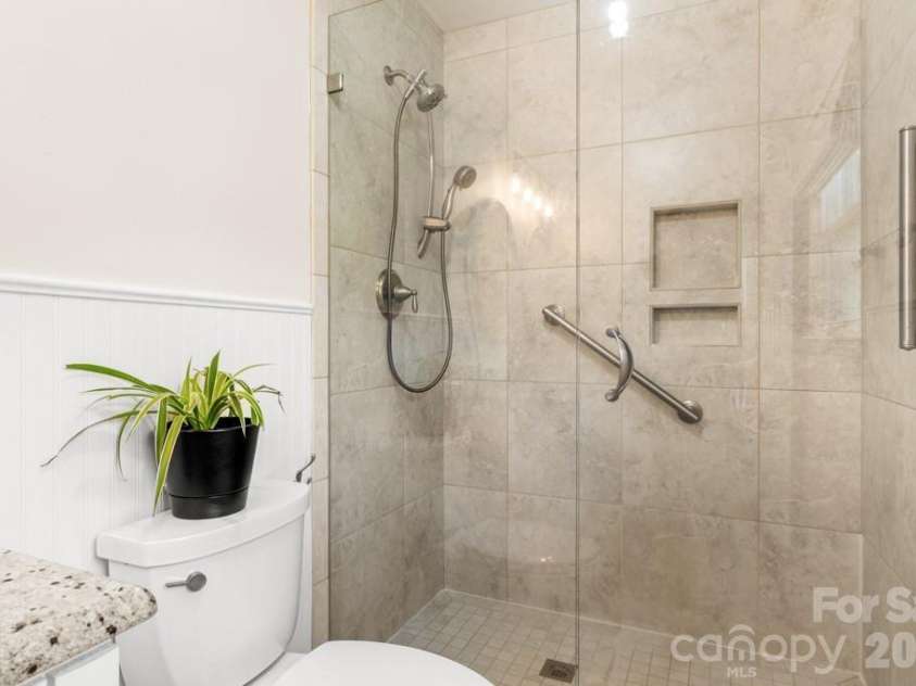7814 Bradenton Drive, Charlotte, NC 28210.  MLS# CAR4384709, YatesRealty ID 27817. 