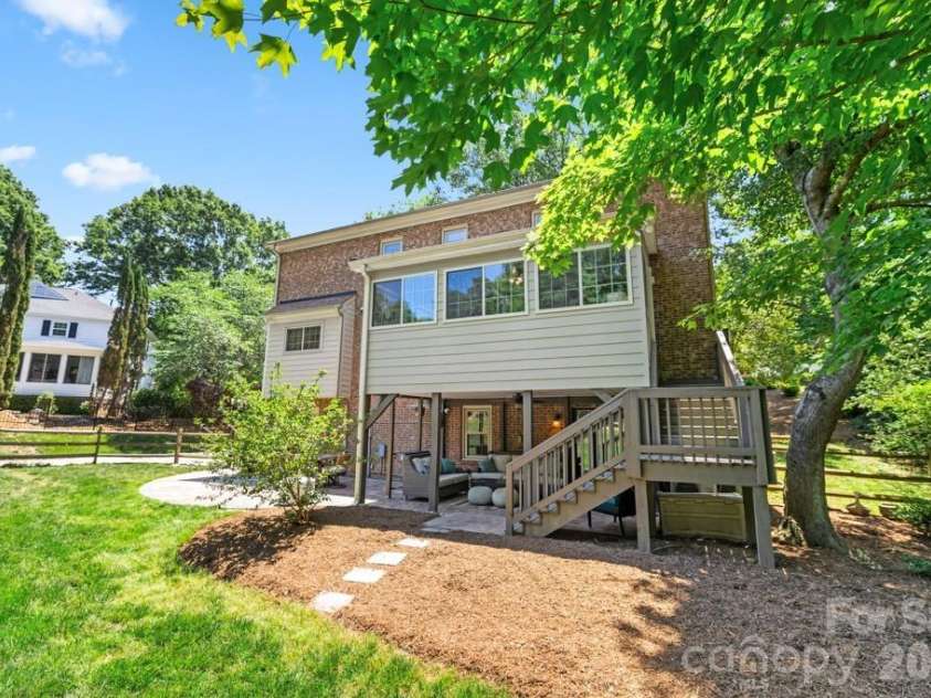 7814 Bradenton Drive, Charlotte, NC 28210.  MLS# CAR4384709, YatesRealty ID 27817. 