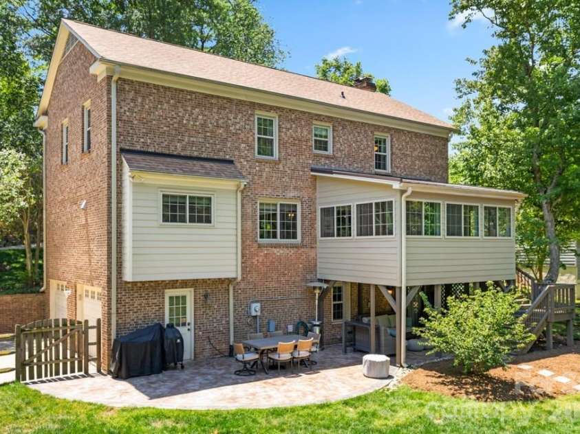 7814 Bradenton Drive, Charlotte, NC 28210.  MLS# CAR4384709, YatesRealty ID 27817. 