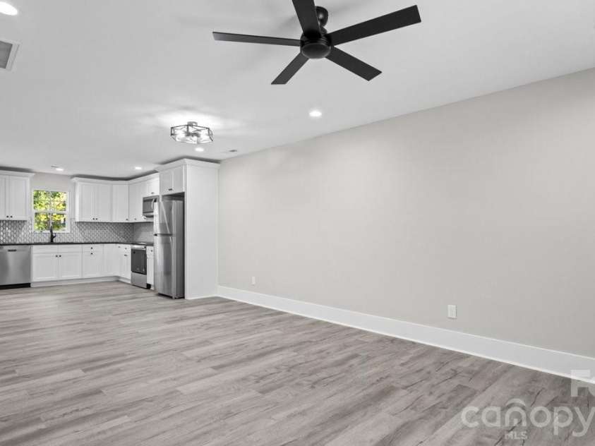 3320 Boyd Street, Charlotte, NC 28208.  MLS# CAR4380768, YatesRealty ID 27818. 3320 Boyd St, Unit: B - Open Concept View