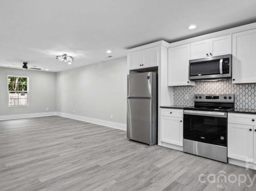 3320 Boyd Street, Charlotte, NC 28208.  MLS# CAR4420318, YatesRealty ID 27818. 3320 Boyd St, Unit: A - Open Concept View