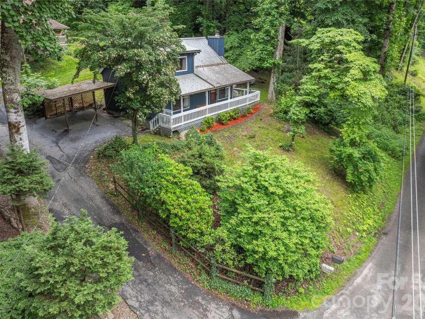 100 Bristol Lane, Maggie Valley, NC 28751.  MLS# CAR4388389, YatesRealty ID 27819. 