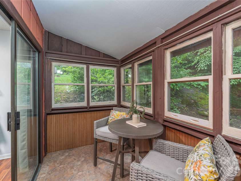 100 Bristol Lane, Maggie Valley, NC 28751.  MLS# CAR4388389, YatesRealty ID 27819. 