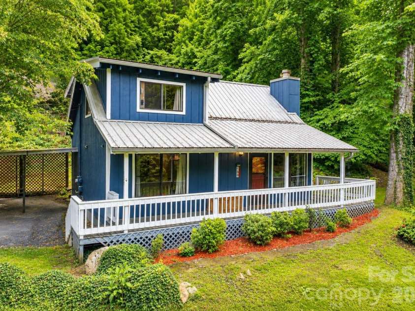100 Bristol Lane, Maggie Valley, NC 28751.  MLS# CAR4388389, YatesRealty ID 27819. 