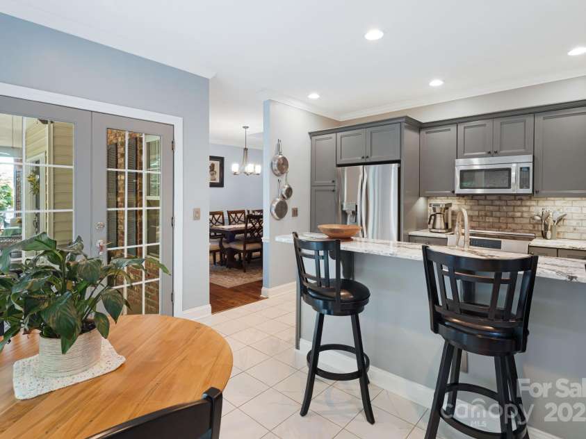 609 Carriage Commons Drive, Hendersonville, NC 28791.  MLS# CAR4271397, YatesRealty ID 27819. 