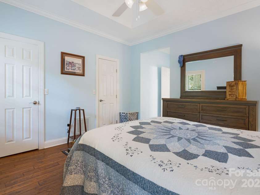 609 Carriage Commons Drive, Hendersonville, NC 28791.  MLS# CAR4271397, YatesRealty ID 27819. 