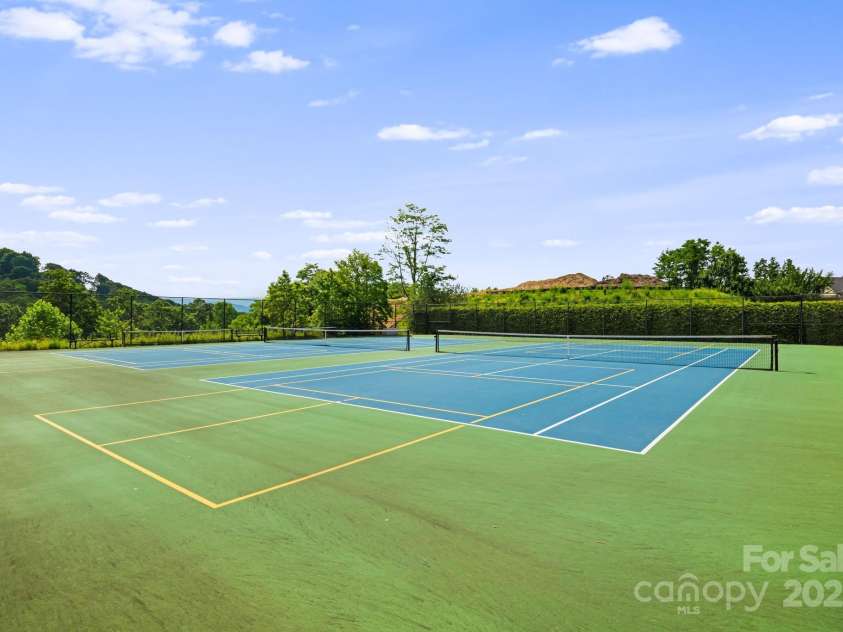 609 Carriage Commons Drive, Hendersonville, NC 28791.  MLS# CAR4271397, YatesRealty ID 27819. 