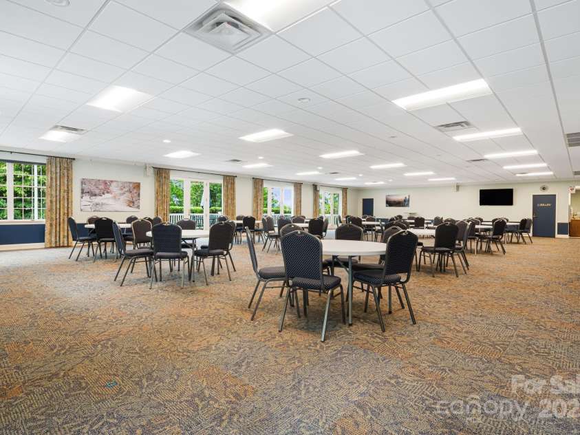 609 Carriage Commons Drive, Hendersonville, NC 28791.  MLS# CAR4271397, YatesRealty ID 27819. 