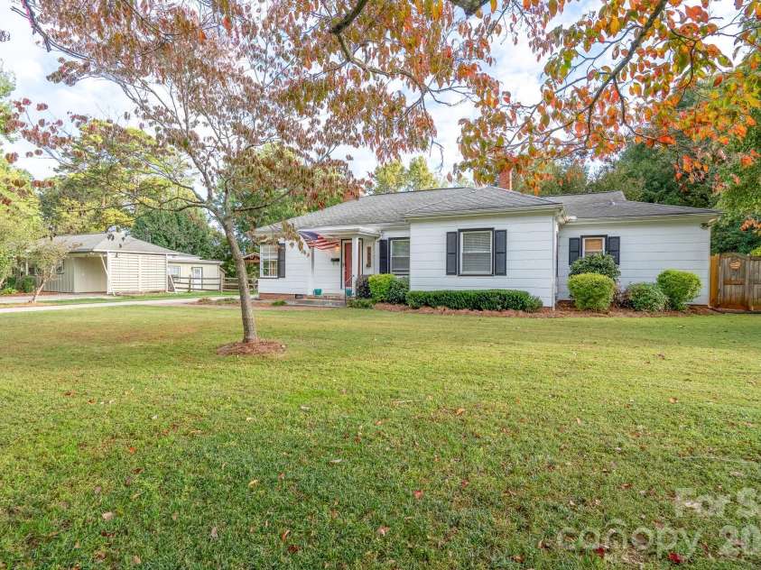745 Carolyn Drive, Concord, NC 28025.  MLS# CAR4304262, YatesRealty ID 2782. 
