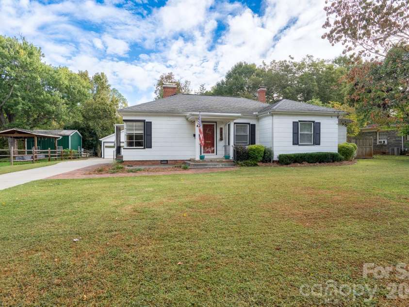 745 Carolyn Drive, Concord, NC 28025.  MLS# CAR4304262, YatesRealty ID 2782. 