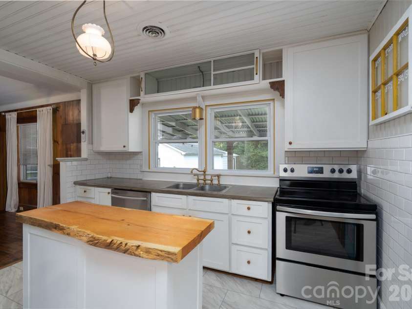 745 Carolyn Drive, Concord, NC 28025.  MLS# CAR4304262, YatesRealty ID 2782. 