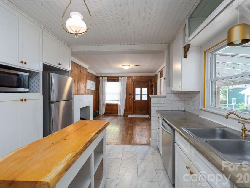 745 Carolyn Drive, Concord, NC 28025.  MLS# CAR4304262, YatesRealty ID 2782. 