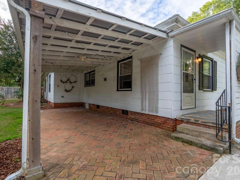 745 Carolyn Drive, Concord, NC 28025.  MLS# CAR4304262, YatesRealty ID 2782. 