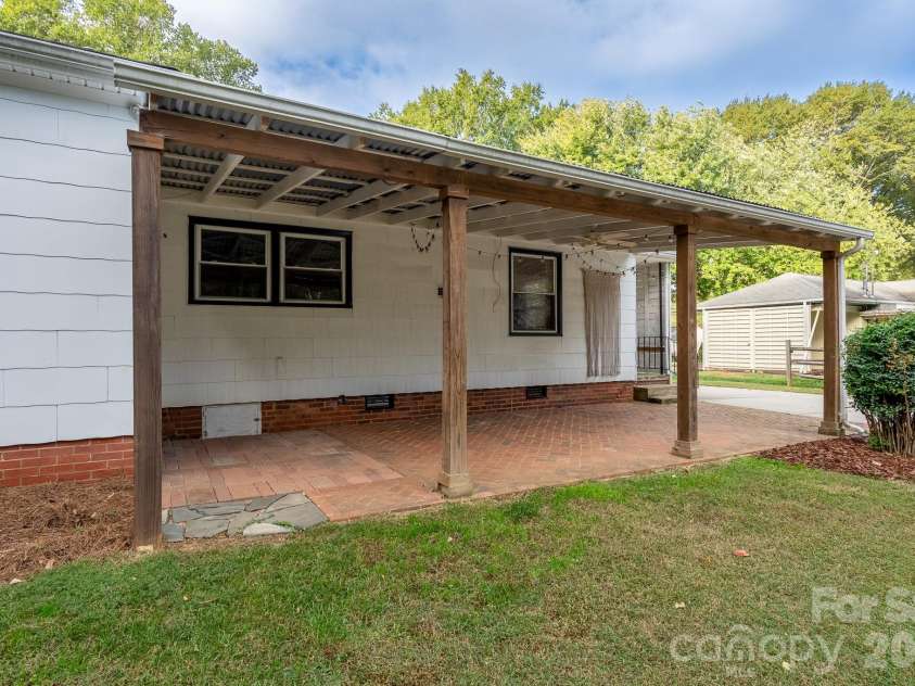 745 Carolyn Drive, Concord, NC 28025.  MLS# CAR4304262, YatesRealty ID 2782. 