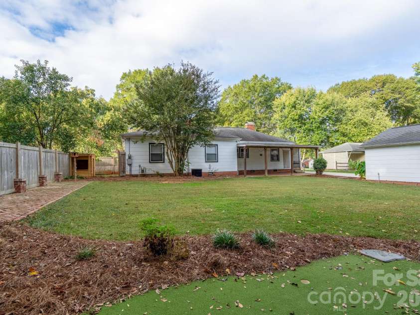 745 Carolyn Drive, Concord, NC 28025.  MLS# CAR4304262, YatesRealty ID 2782. 