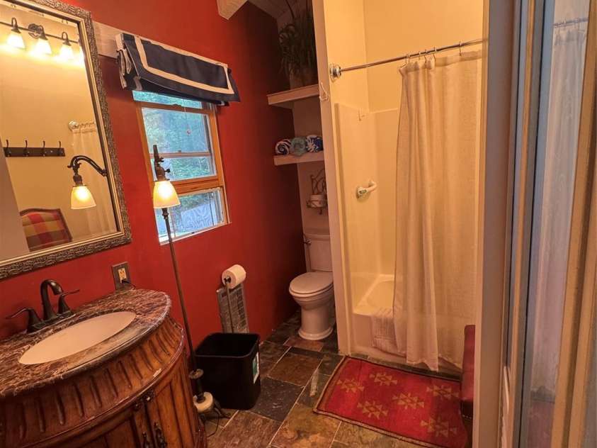 181 Oak Lane, Newland, NC 28657.  MLS# CAR4284410, YatesRealty ID 27820. Main Bath