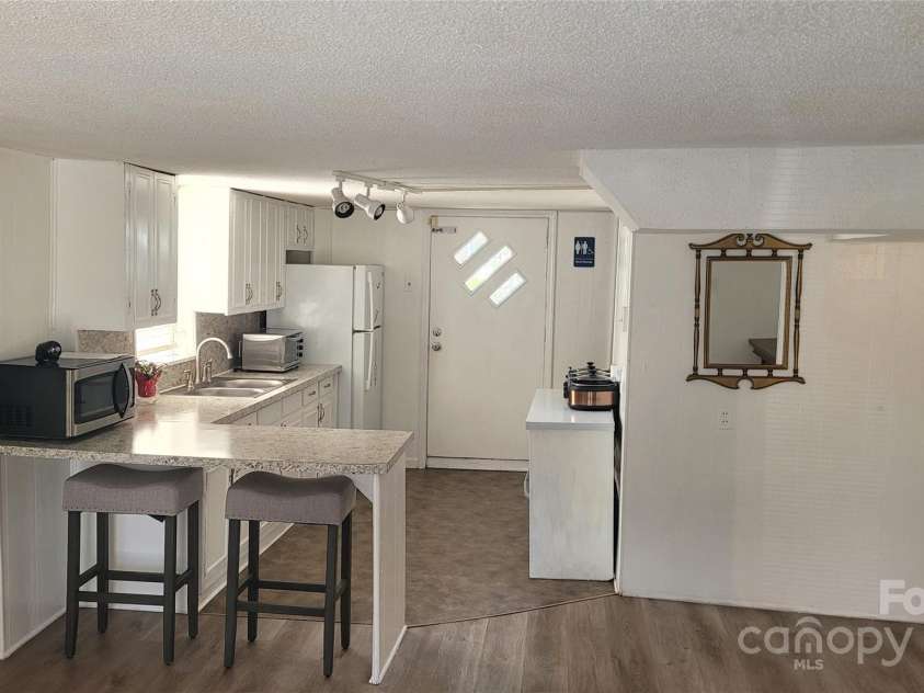 1632 Kimberly Drive, Gastonia, NC 28052.  MLS# CAR4274703, YatesRealty ID 27821. 2nd kitchen area on lower level