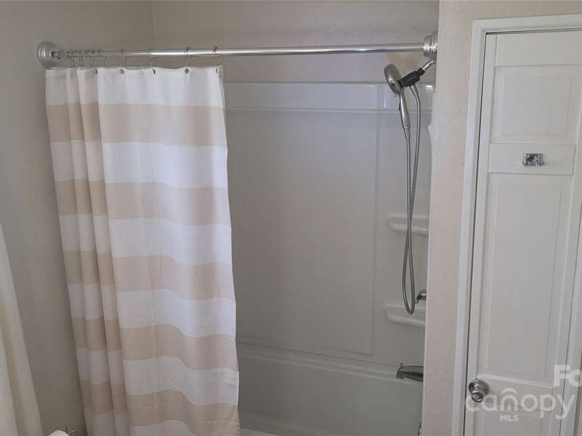 1632 Kimberly Drive, Gastonia, NC 28052.  MLS# CAR4274703, YatesRealty ID 27821. 