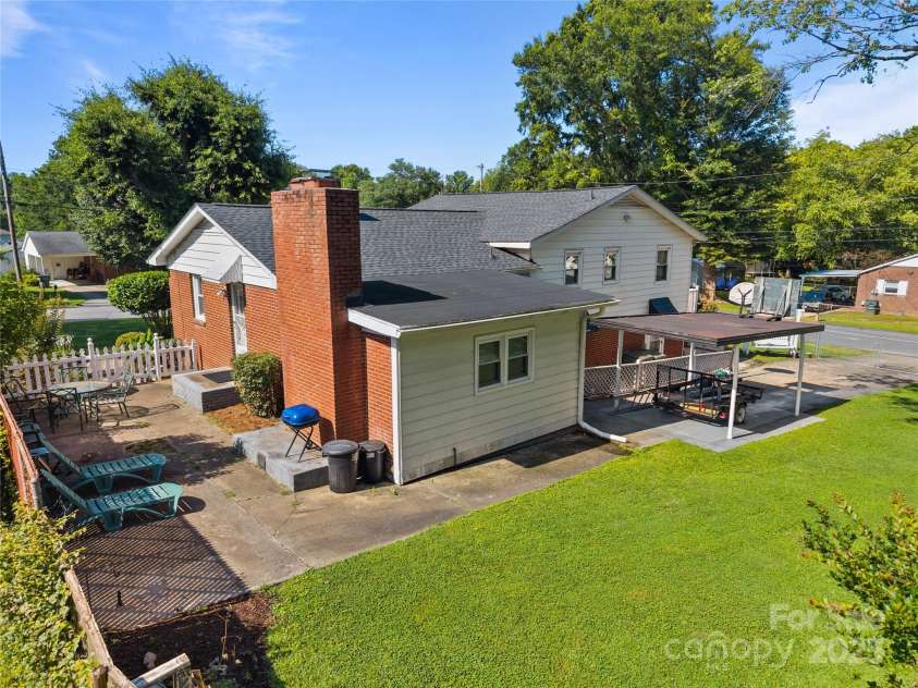 1632 Kimberly Drive, Gastonia, NC 28052.  MLS# CAR4274703, YatesRealty ID 27821. 