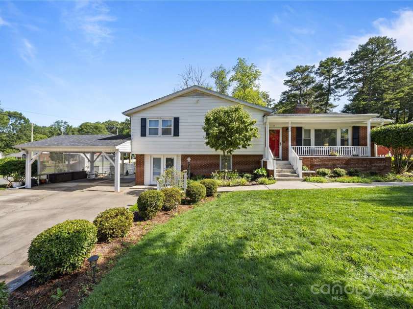 1632 Kimberly Drive, Gastonia, NC 28052.  MLS# CAR4274703, YatesRealty ID 27821. 