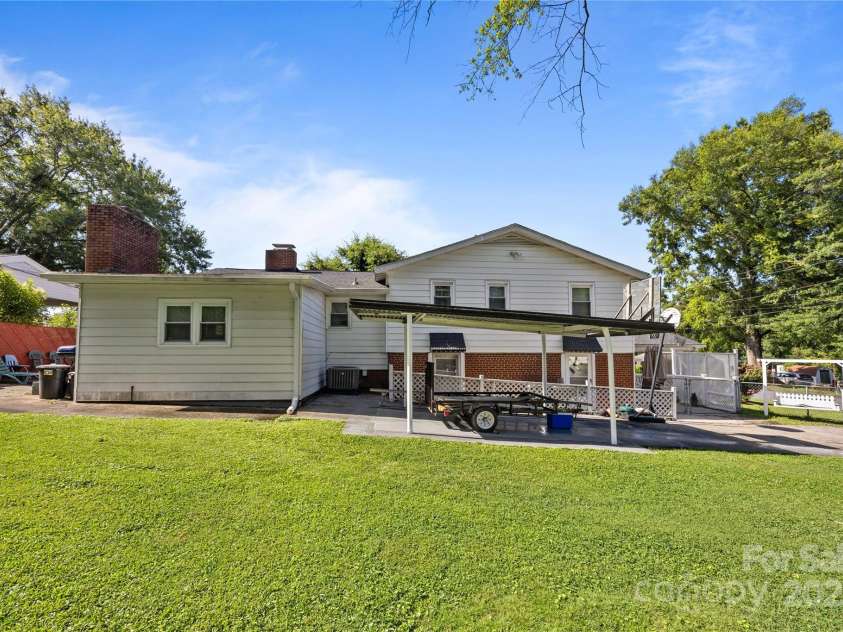 1632 Kimberly Drive, Gastonia, NC 28052.  MLS# CAR4274703, YatesRealty ID 27821. 