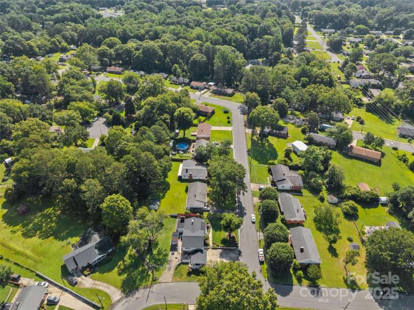 1632 Kimberly Drive, Gastonia, NC 28052.  MLS# CAR4274703, YatesRealty ID 27821. 