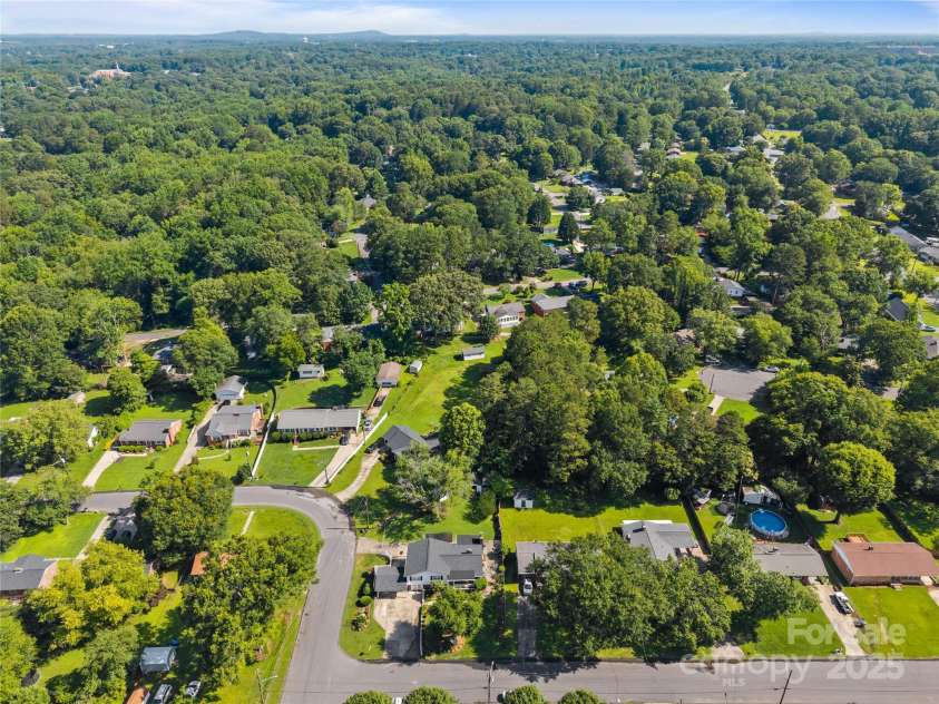 1632 Kimberly Drive, Gastonia, NC 28052.  MLS# CAR4274703, YatesRealty ID 27821. 