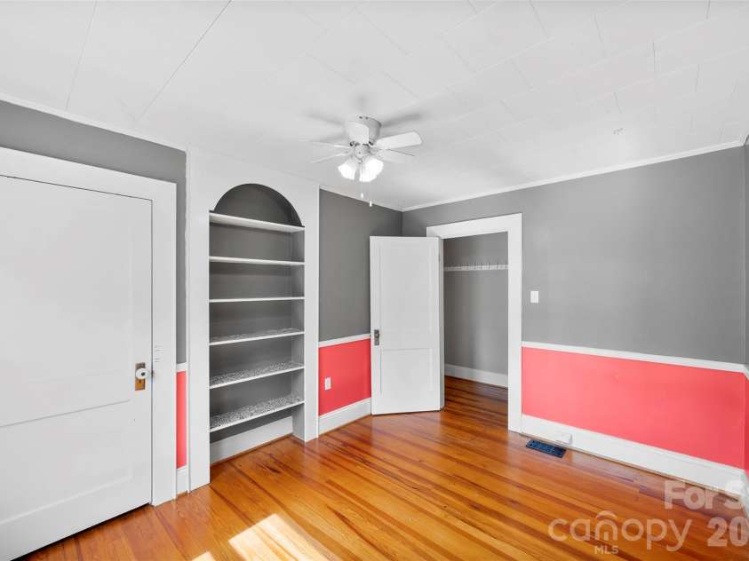44 Dulin Drive, Concord, NC 28027.  MLS# CAR4376596, YatesRealty ID 27821. 